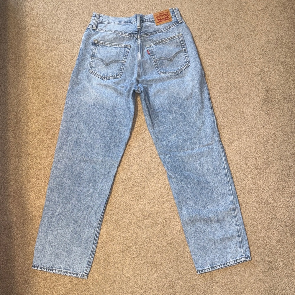 Levi's Light Blue ‘94 baggy Straight Leg Jeans, size 28, 30 inch inseam - Picture 4 of 5